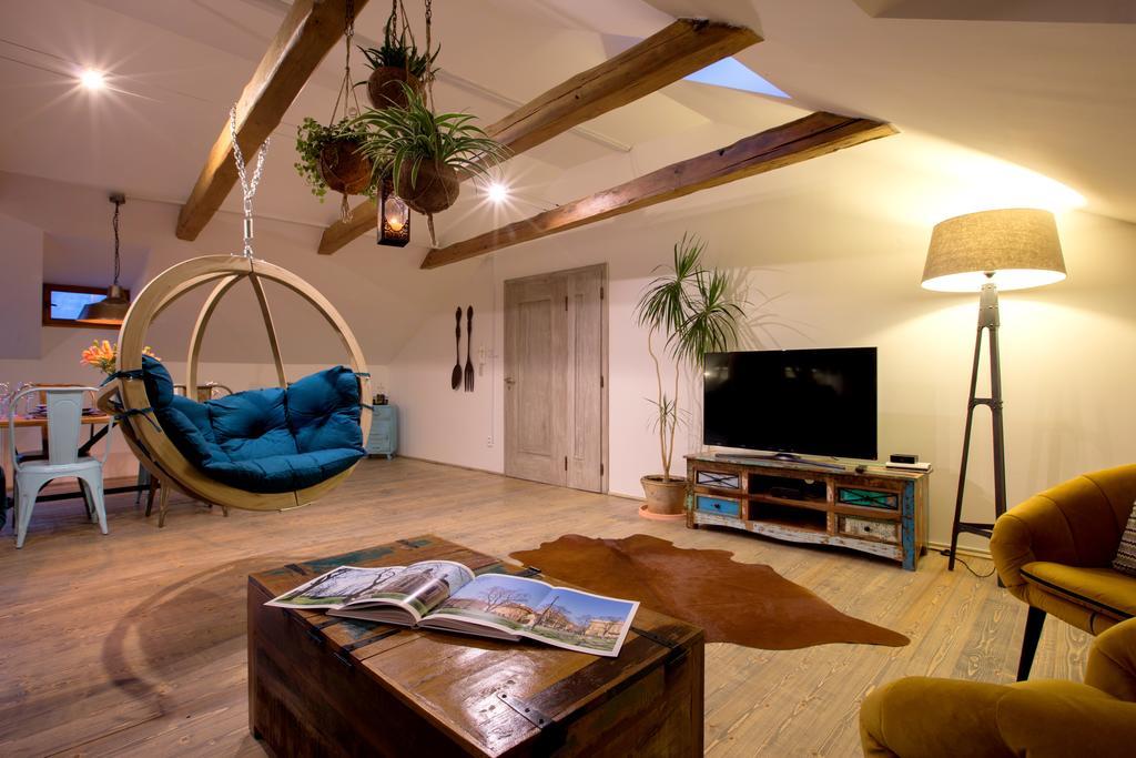 Bohemian Chic 2 Bedroom 2 Bathroom Loft With Hanging Chair Apartament